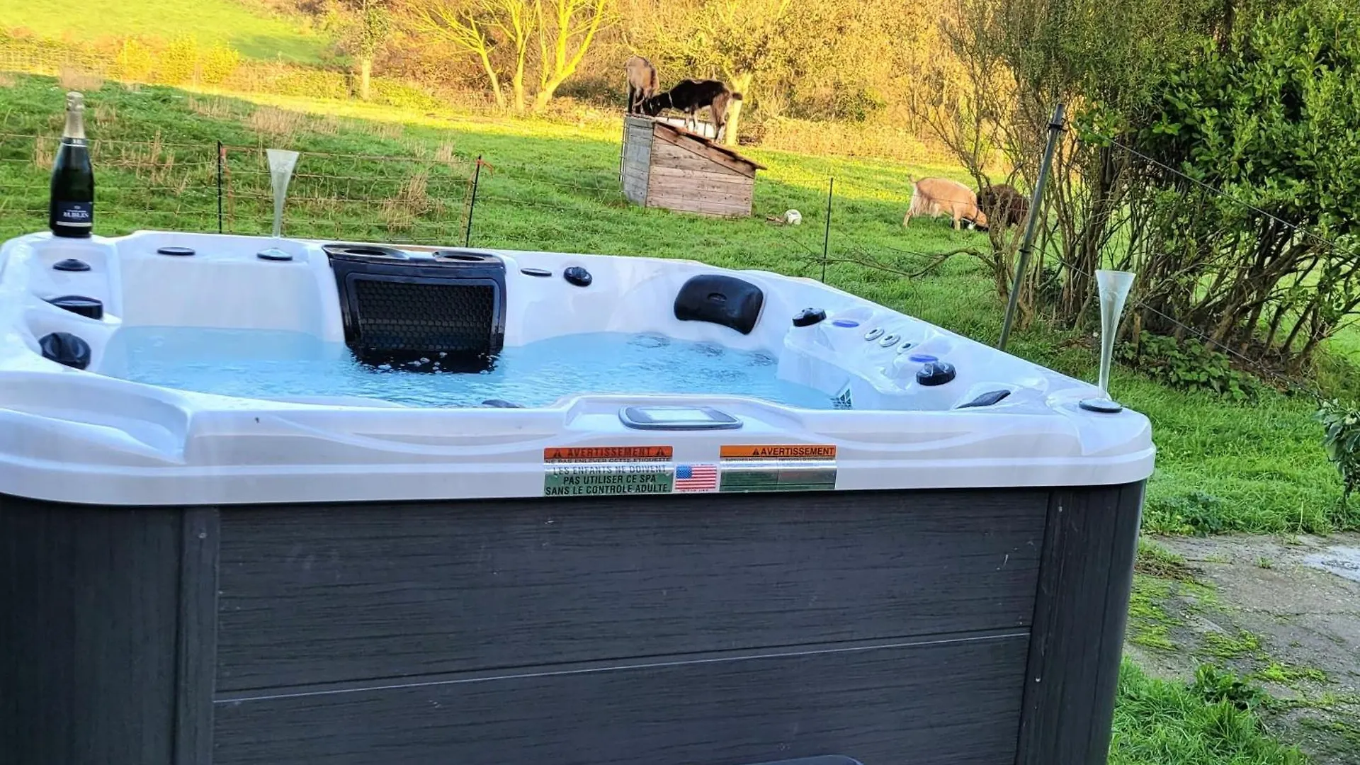 Une Longere Pleine De Charme Au Bout Du Monde ! Jacuzzi Exterieur Vue Sur La Campagne, Salle De Billard Plougonvelin